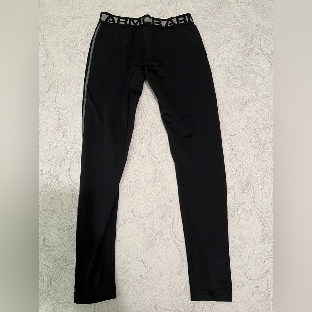 Men’s Under Armour leggings. Black. Great shape